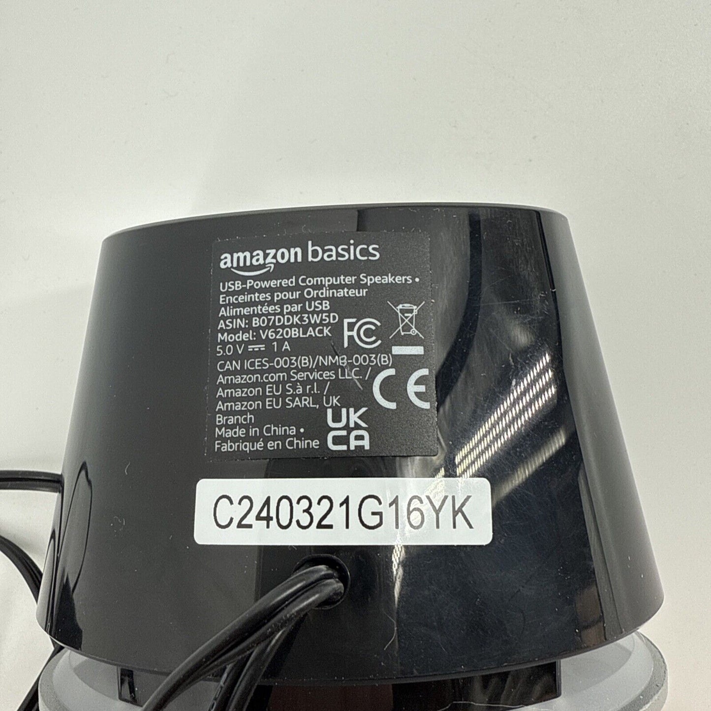 AmazonBasics V620BLACK USB-Powered PC Speakers with Dynamic Sound - Black