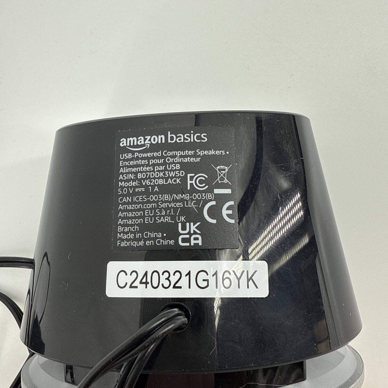 AmazonBasics V620BLACK USB-Powered PC Speakers with Dynamic Sound - Black