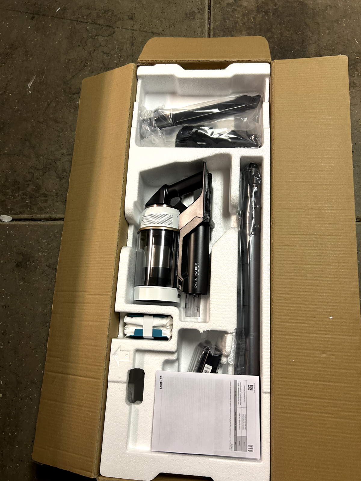 Samsung Bespoke Jet Cordless Stick Vacuum with All-in-One Clean Station