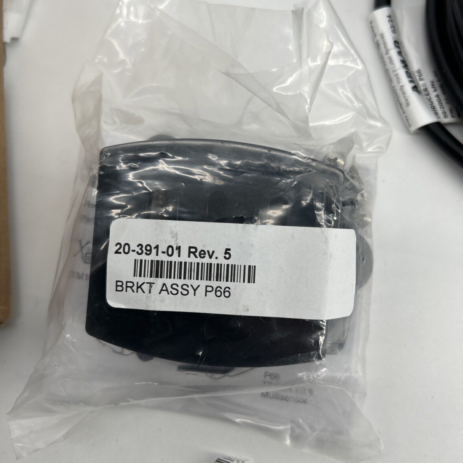 Airmar 31-468-1-01 - P66 Transom Mount Triducer Transducer -  Raymarine E66054