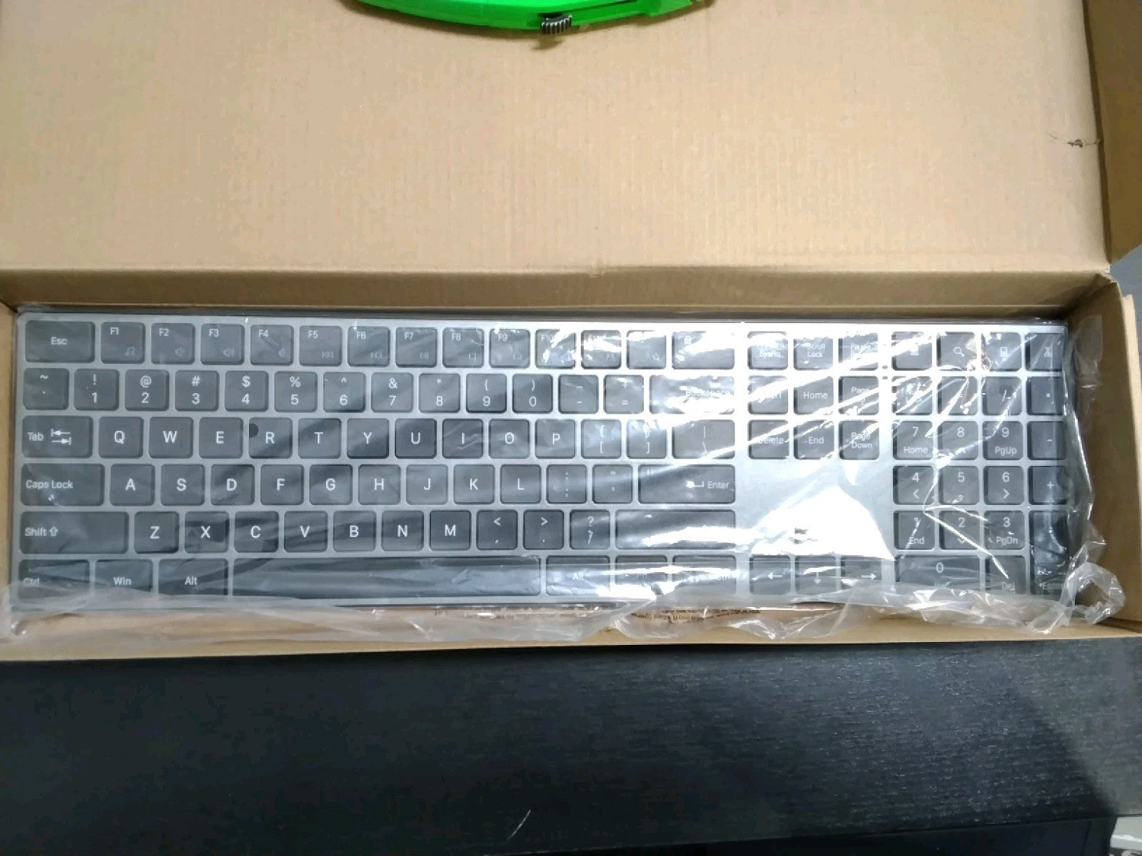 Amazon Basics Wireless Keyboard and Mouse Combo - OPEN BOX