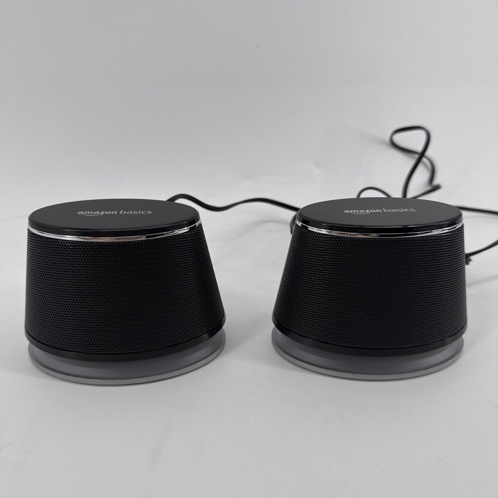 AmazonBasics V620BLACK USB-Powered PC Speakers with Dynamic Sound - Black