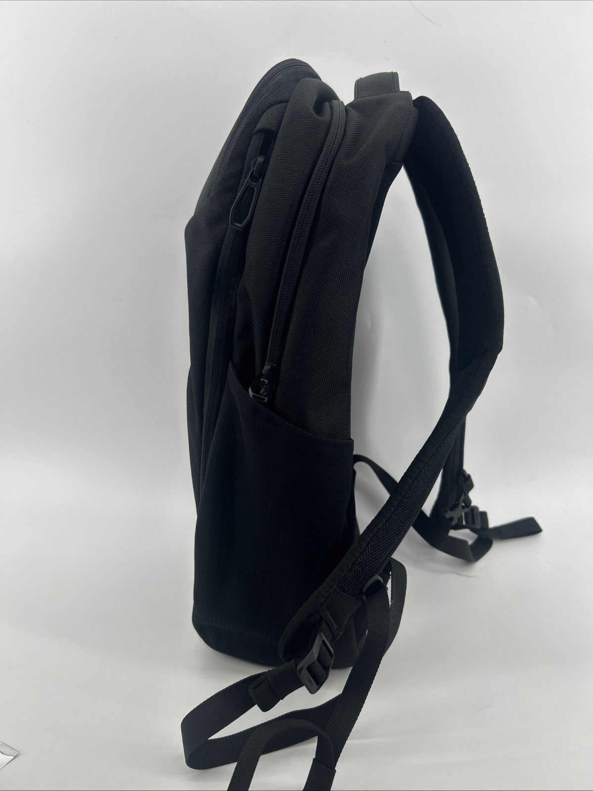 Thule Accent Laptop Backpack Hardshell Compartment Hidden, Fits MacBookk, 23L