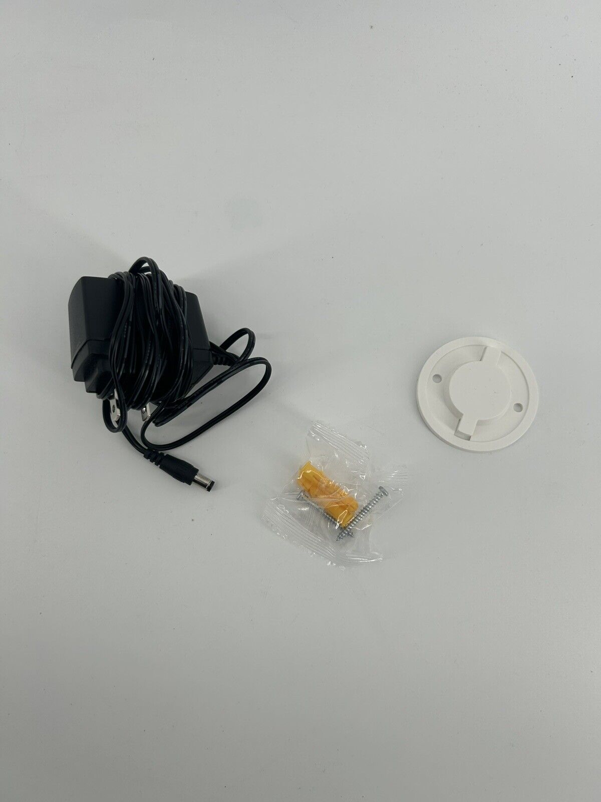 Kasa Indoor Pan/Tilt Smart Security Camera, 1080p HD Dog Camera 2.4GHz . R