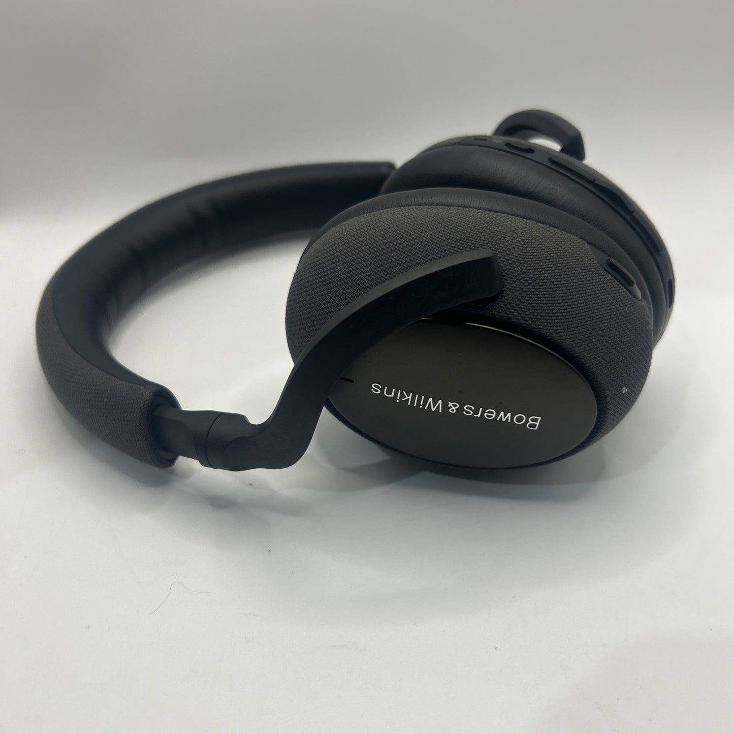 Bowers & Wilkins PX7 S2e Over-Ear Noise-Canceling Headphones Black Wireless