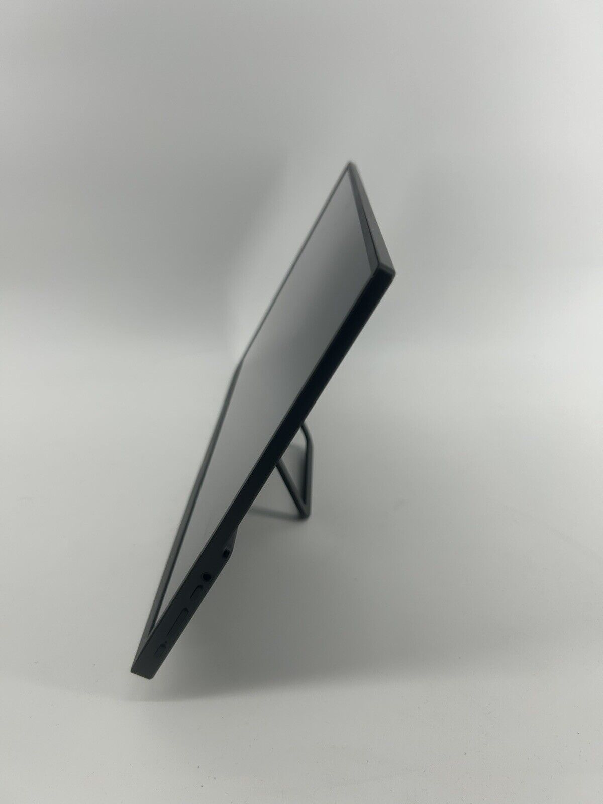 Innoview Portable Monitor - With Travel Case