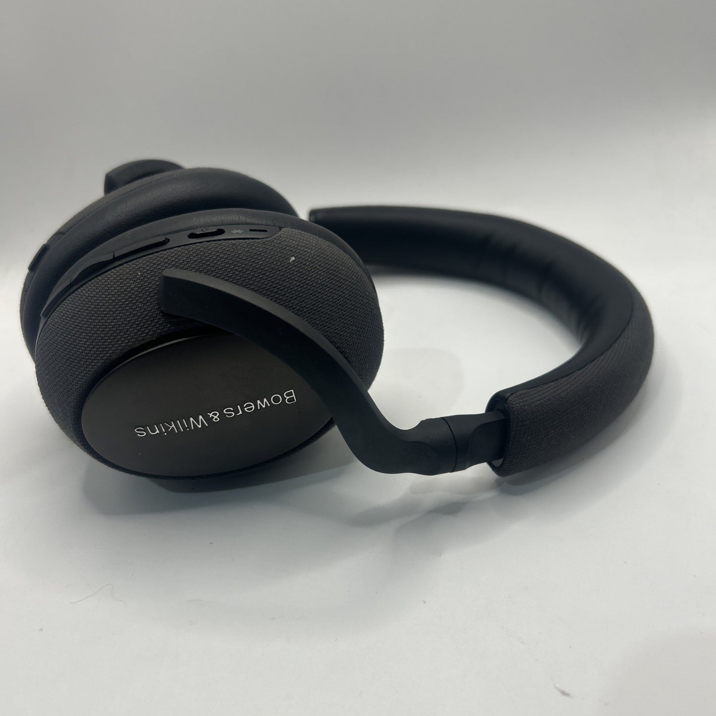 Bowers & Wilkins PX7 S2e Over-Ear Noise-Canceling Headphones Black Wireless