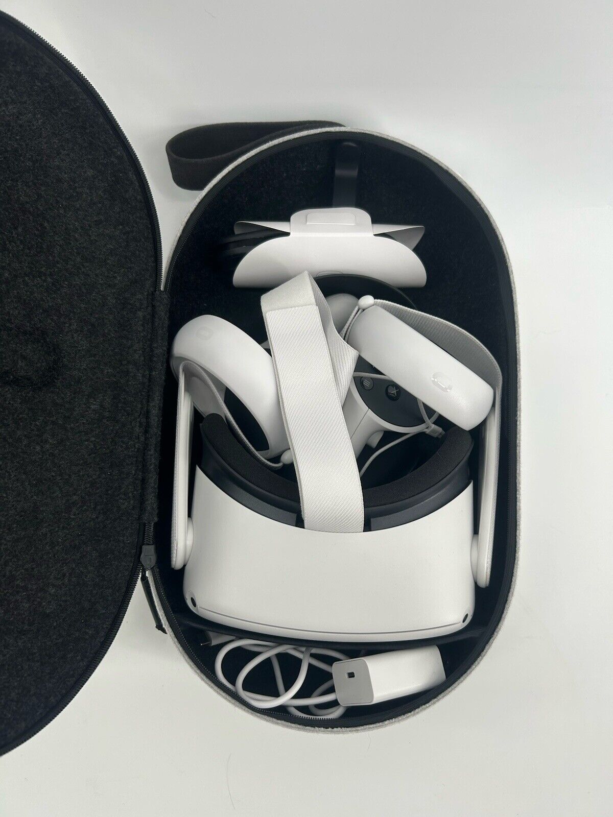 Meta Oculus Quest 2 256GB  VR Headset - White