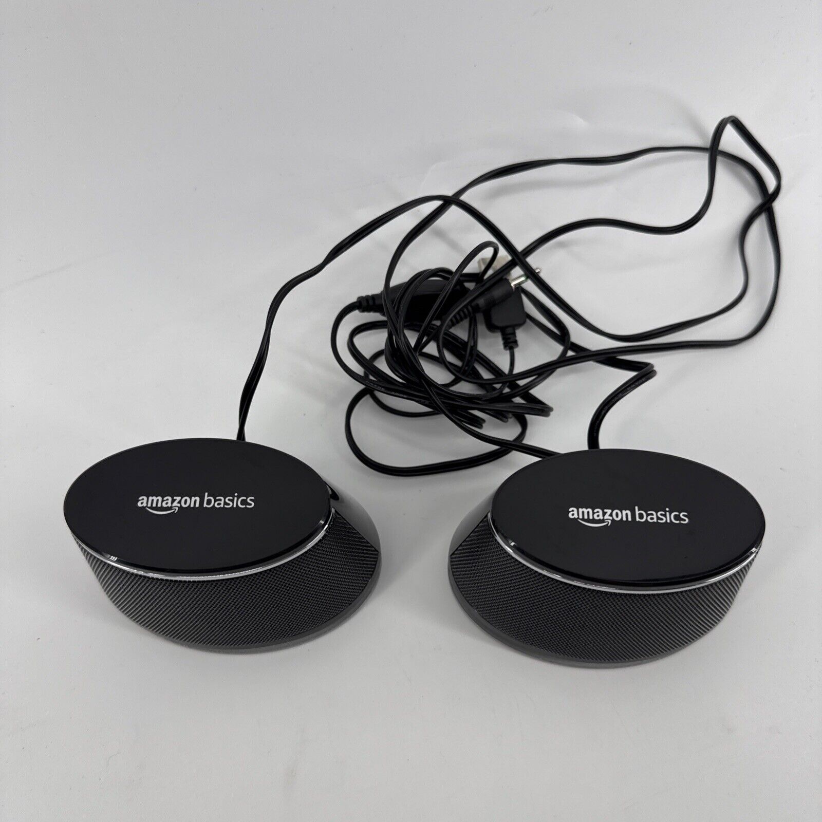 AmazonBasics V620BLACK USB-Powered PC Speakers with Dynamic Sound - Black