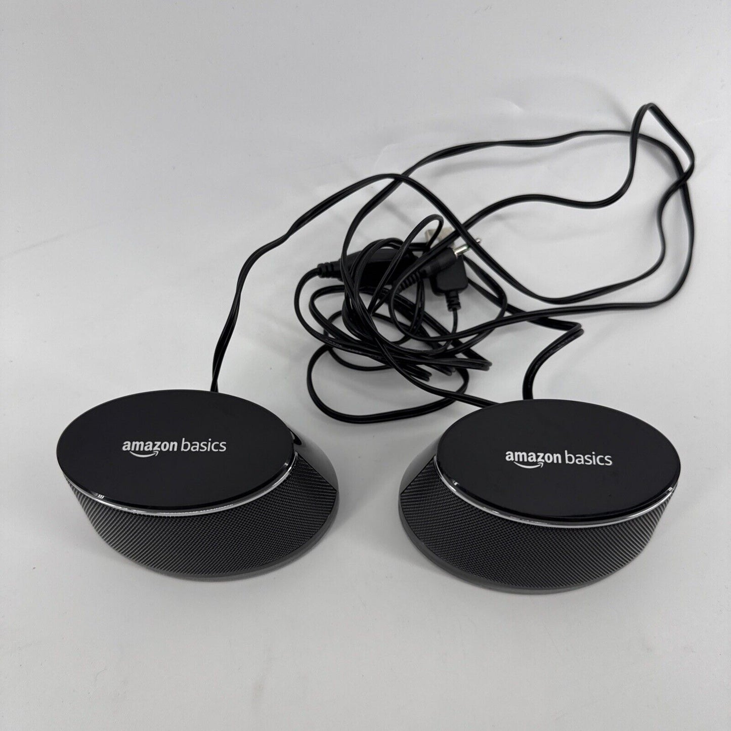 AmazonBasics V620BLACK USB-Powered PC Speakers with Dynamic Sound - Black