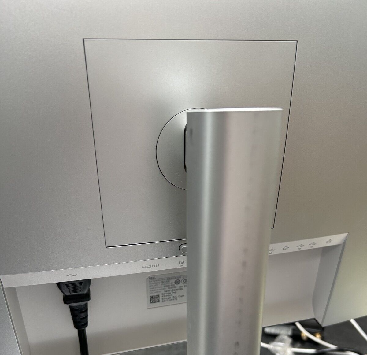 Dell UltraSharp U2722DE 27" QHD IPS LED Monitor