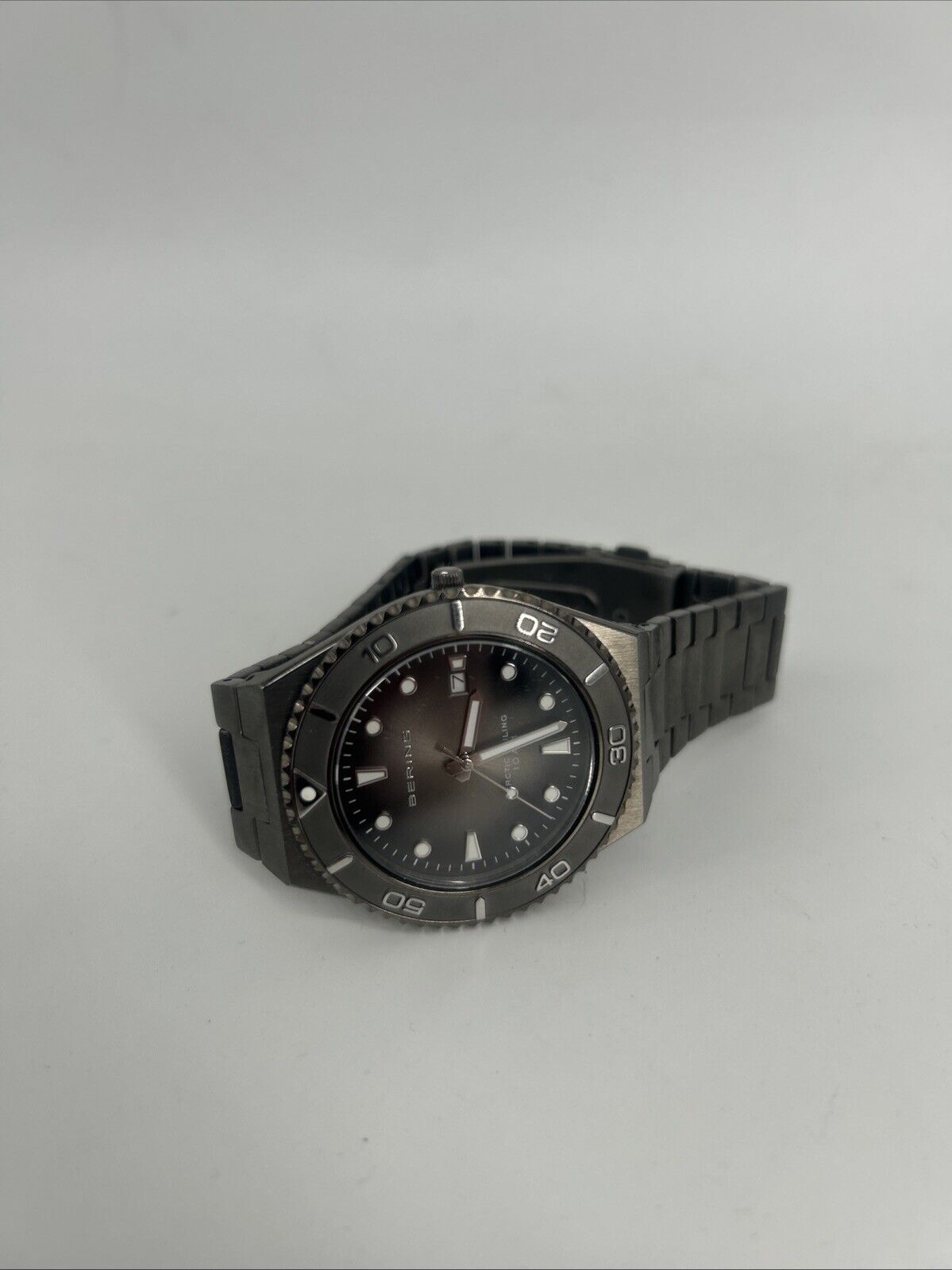 Bering Time Arctic Sailing Grey Stainless Steel Case & Dial Men Watch. 18940-777