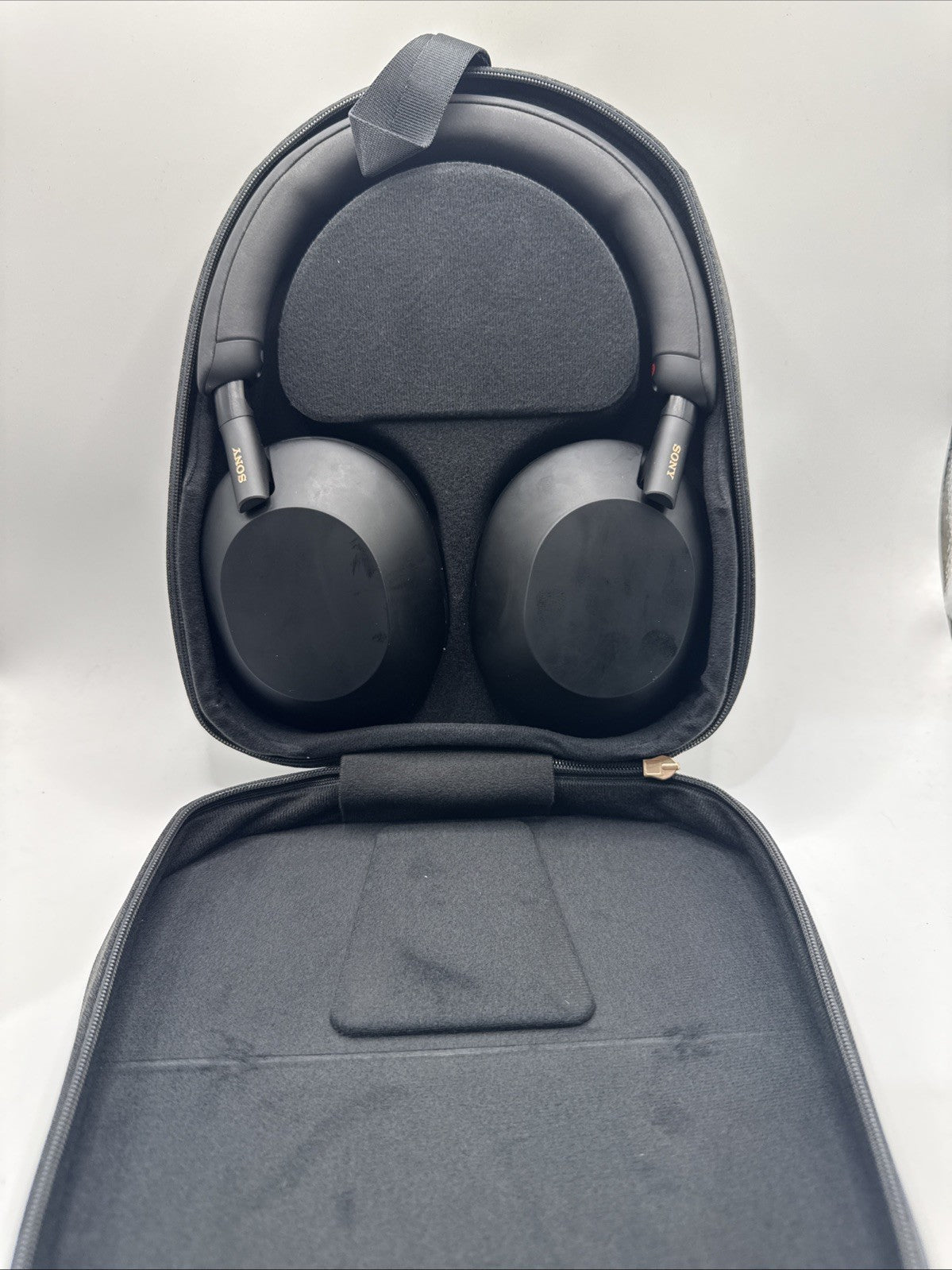 SONY WH-1000XM5 / Black / High Sound Quality