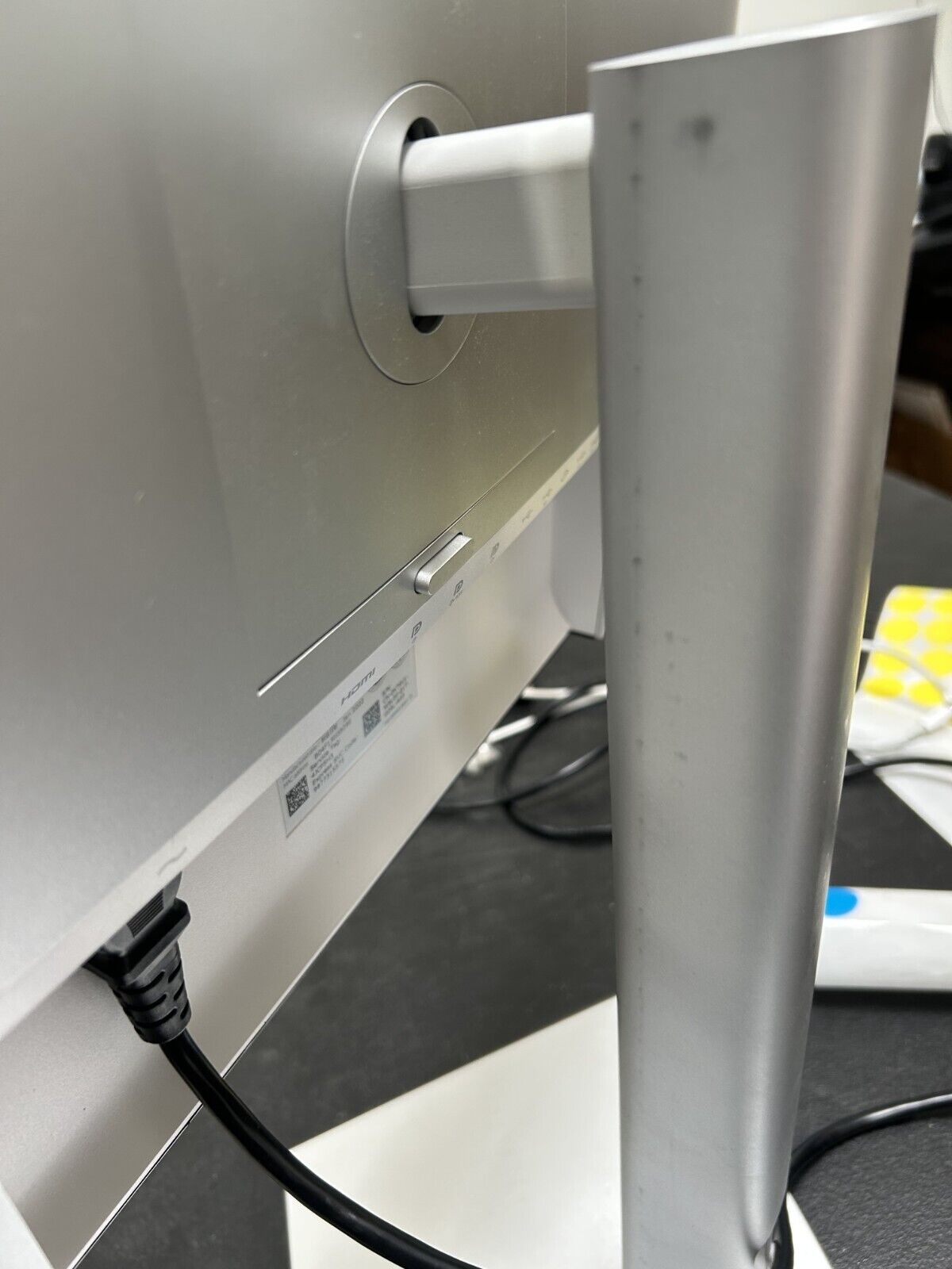 Dell UltraSharp U2722DE 27" QHD IPS LED Monitor