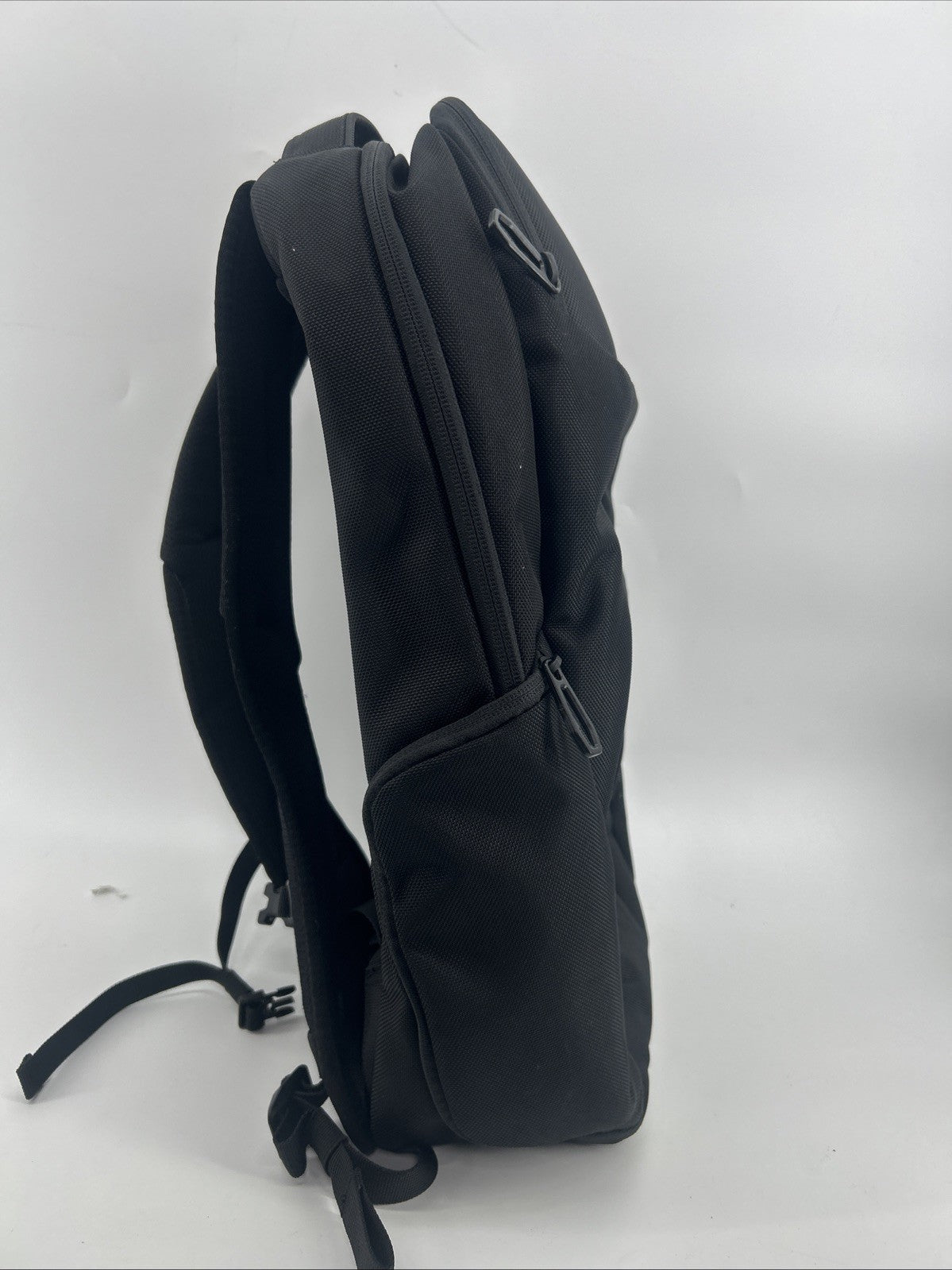 Thule Accent Laptop Backpack Hardshell Compartment Hidden, Fits MacBookk, 23L