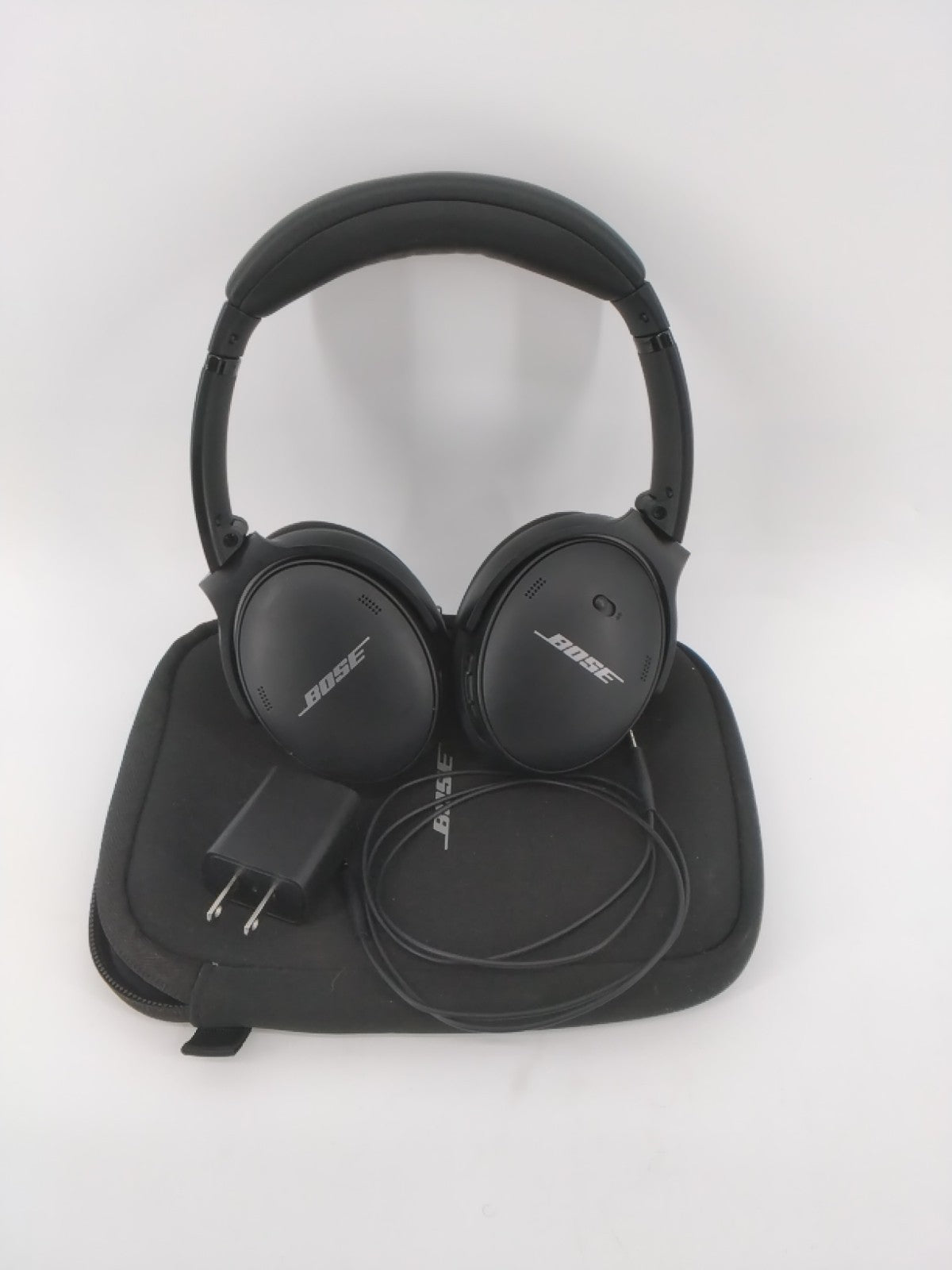 Bose QuietComfort Wireless Over-Ear Headphones - Black