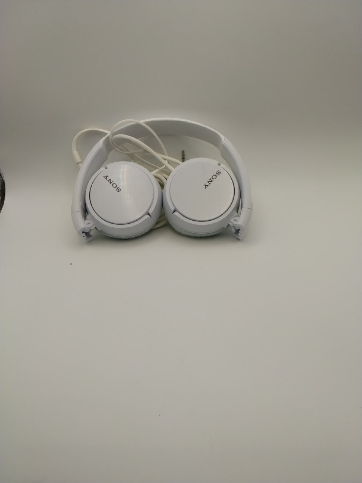 Sony MDR-ZX110 Ear-Pad (On the Ear) Headband Headphones - White