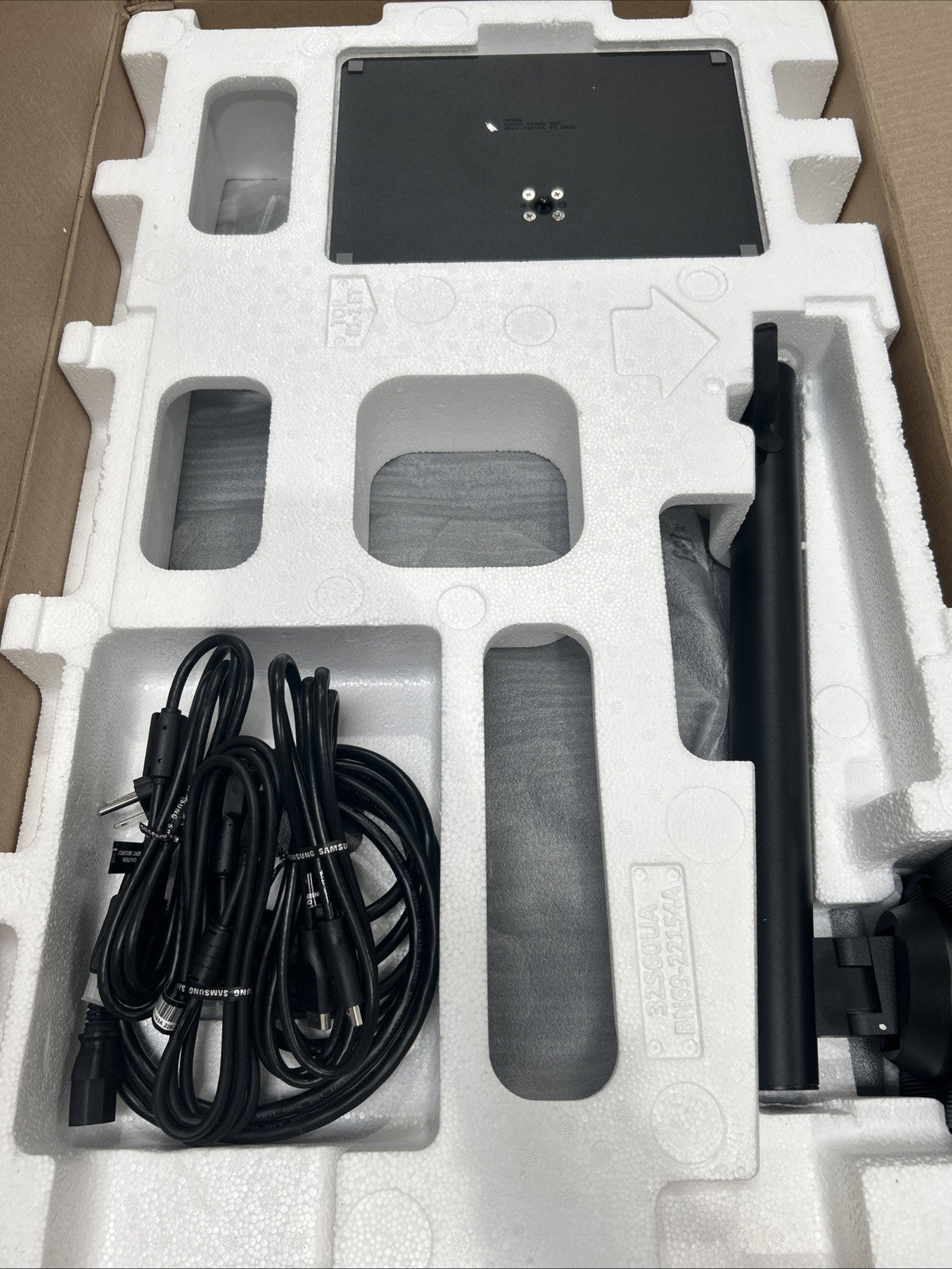 Samsung LS32A804NMNXGO 32 inch Widescreen LED Monitor