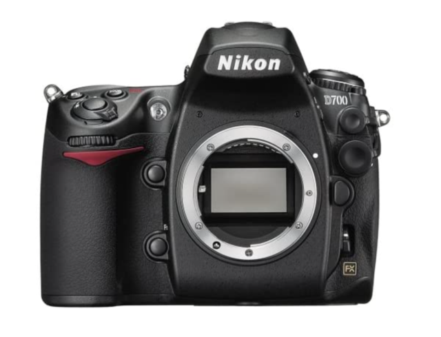 Nikon D5000 12.3 MP DX Digital SLR Camera with 18-55mm f/3.5-5.6G VR Lens and 2.